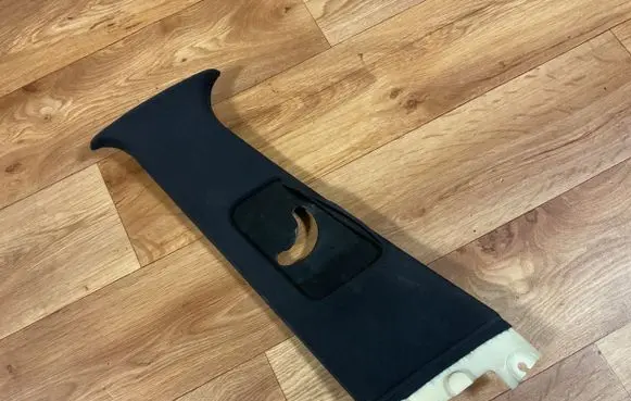 BMW 5 E39 (B) pillar trim (top) 8227595