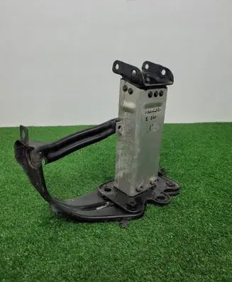 Mercedes-Benz E W211 Fender mounting bracket ch96748ch96748