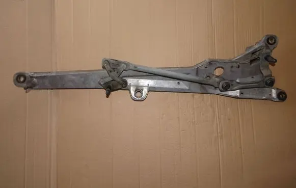 Lancia Thesis Front wiper linkage 