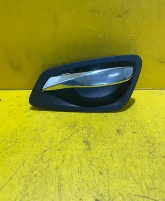 Opel Meriva B Front door interior handle 697569403