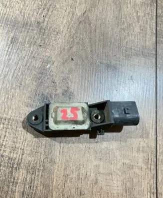 Mercedes-Benz CLS C219 Airbag deployment crash/impact sensor 0028201326 103319015