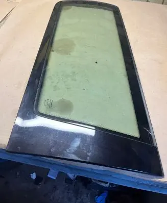 Volvo XC70 Rear side window 43R000935 E000186