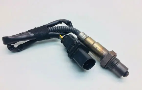 Volkswagen PASSAT B6 Lambda probe sensor 03C906262D