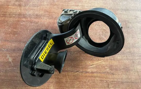 Citroen C4 I Picasso Fuel tank cap 9654052280