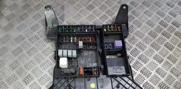 Renault Espace III Fuse box set 6025307195