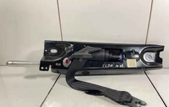 Volvo XC70 Front seatbelt 39806015