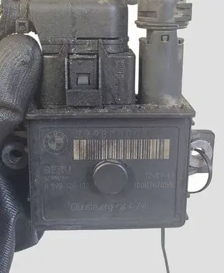 BMW 3 E90 E91 Glow plug pre-heat relay 779800007