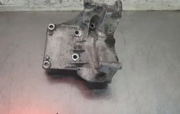 Mercedes-Benz E W124 A/C compressor mount bracket 1021311535