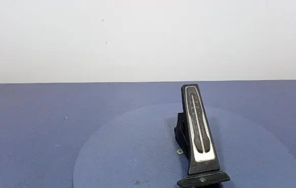 BMW X5 E53 Accelerator throttle pedal 6871053