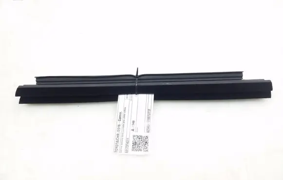 Toyota C-HR I Rear door card trim 68173F4011