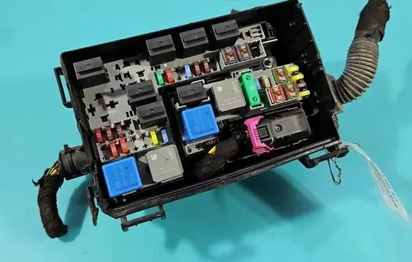 Opel Meriva B Fuse box set IMPRK1558821