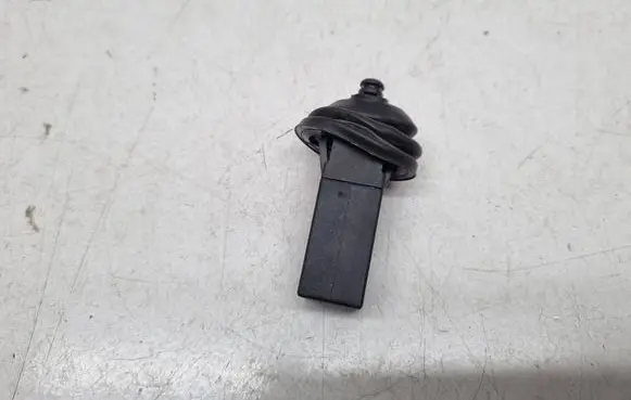 BMW 5 E60 E61 Fuel tank cap lock 8228939
