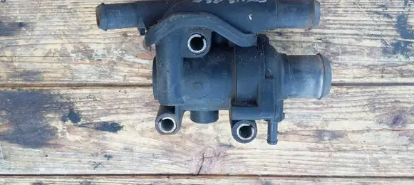 Ford Focus Thermostat housing XS4G9K478BD 0712041339