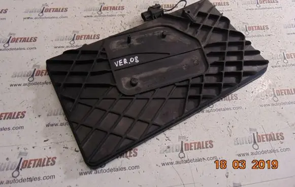 Toyota Corolla Verso AR10 Battery tray 74431-0F010