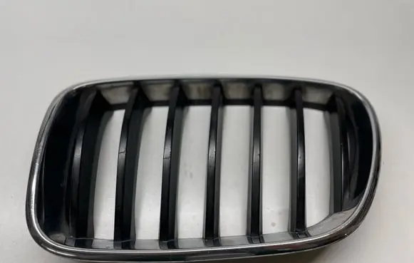 BMW X3 F25 Front bumper upper radiator grill 7210725