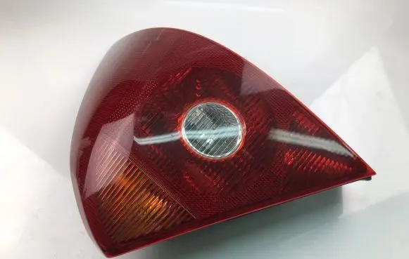 Ford Mondeo Mk III Tailgate rear/tail lights 1S7113404A