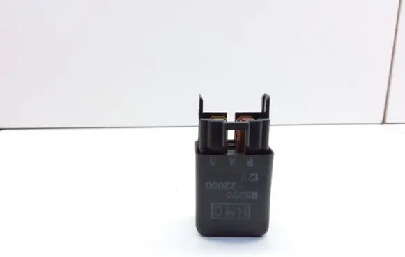 Hyundai Accent Hazard warning light relay 9522022000