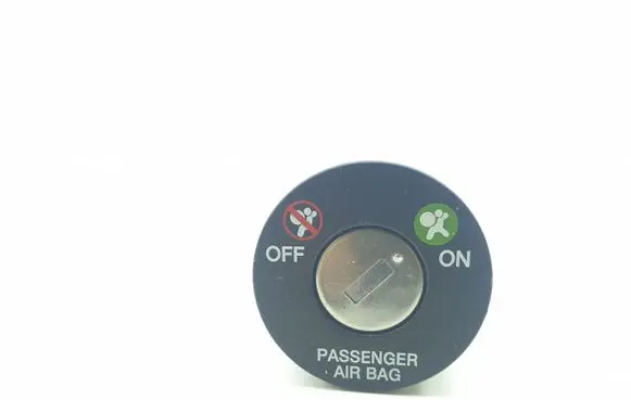 Hyundai Santa Fe Passenger airbag on/off switch 