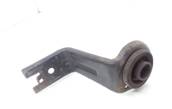 Radiator mount bracket