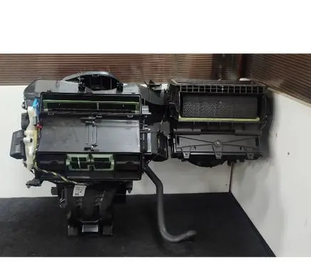 Volkswagen Touran III Interior heater climate box assembly housing 5QB816002