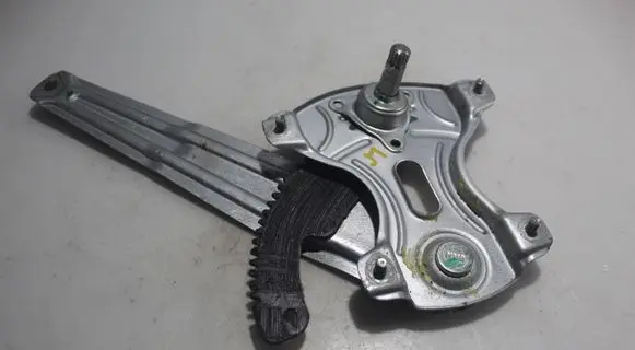 Hyundai i10 Rear window lifting mechanism without motor