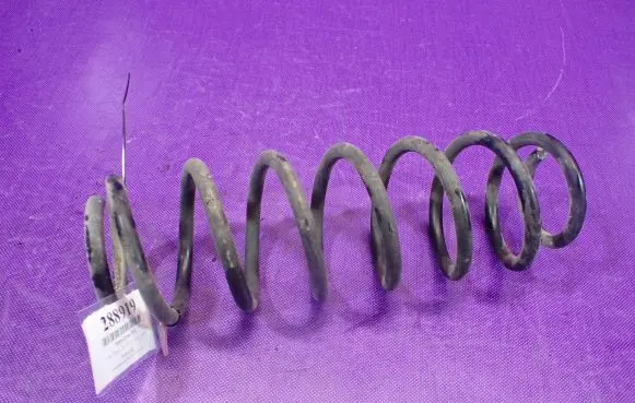 Volkswagen Polo IV 9N3 Rear coil spring