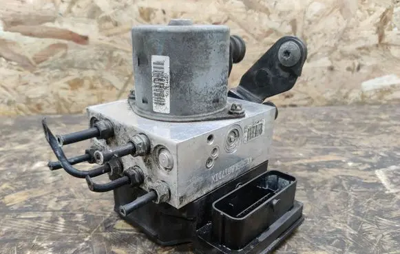 Volkswagen PASSAT B7 ABS Pump 3AA614109AQ