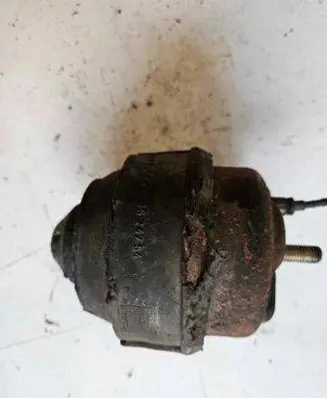 Volvo XC90 Engine mount bracket 8624754