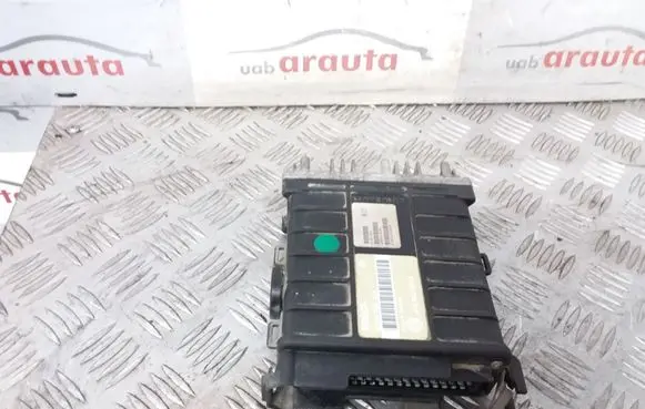 Volkswagen PASSAT B3 Engine control unit/module 443907311B 0261200261