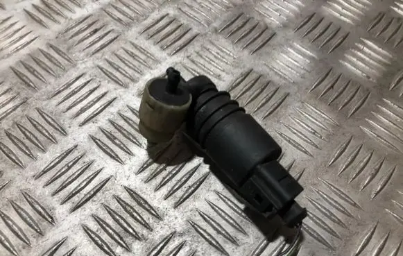 Audi A3 S3 8L Windscreen/windshield washer pump 1j0973722