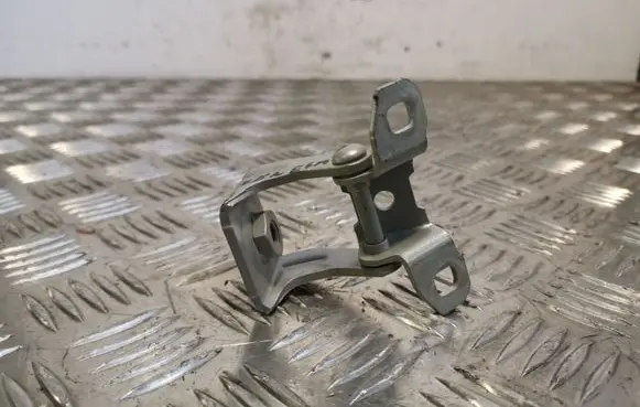 Jeep Renegade Tailgate/trunk/boot hinge