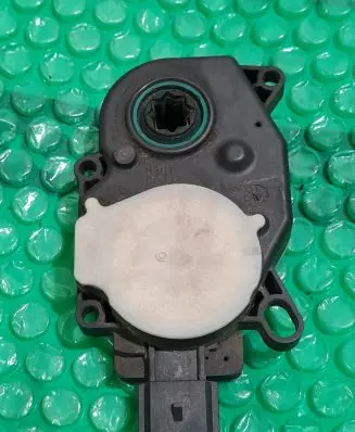 Ford Mustang VI Radiator active air flap actuator JR3B8476AD