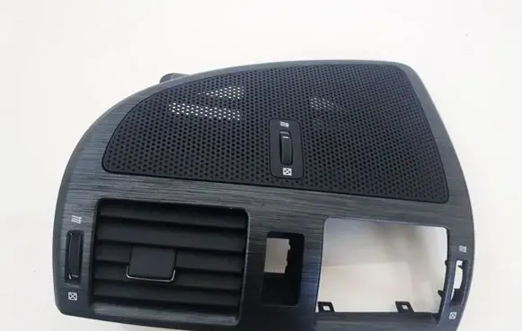 Toyota Avensis T270 Dash center air vent grill 55670051 55670-051