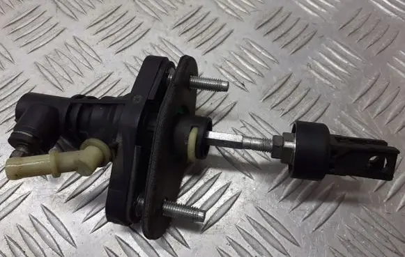 Toyota Auris 150 Clutch slave cylinder 31120-02031-B