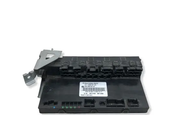 Mercedes-Benz E W211 Fuse module 2115455701 5DK00804767