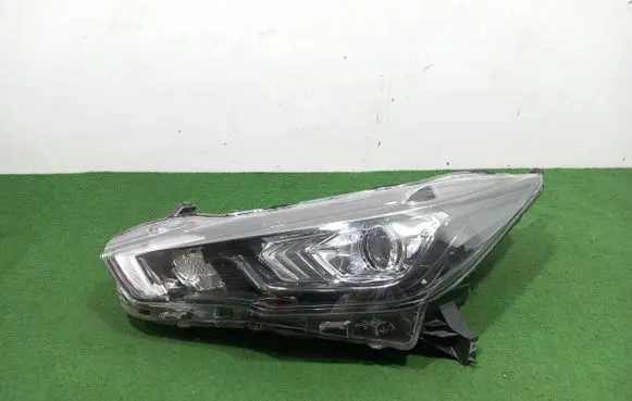 Nissan Micra K14 Headlight/headlamp 1008D047 10018835 10018834