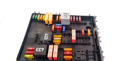 Volkswagen Touran I Fuse box set 1K0937821 1T1937535B