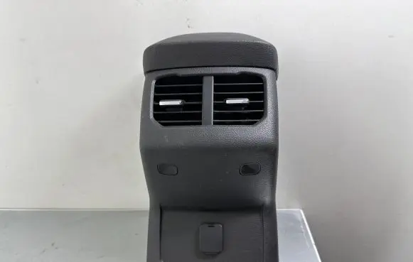 Rear air vent grill