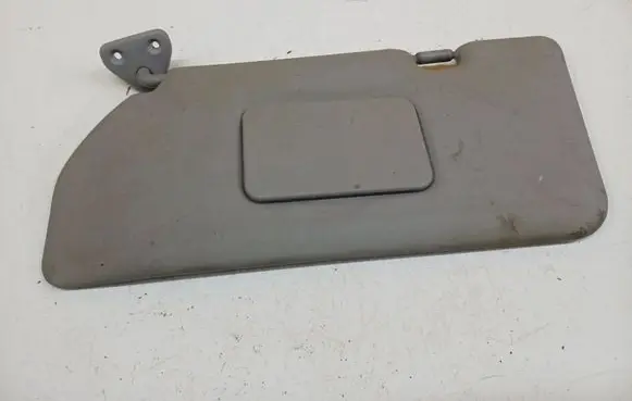 Nissan Almera Tino Sun visor