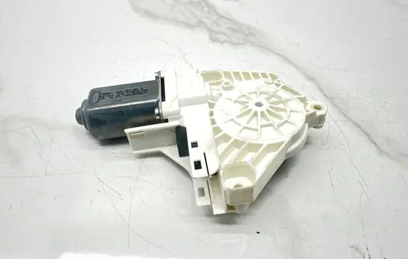 Porsche Cayenne (92A) Front door window regulator motor 8K0959801B 1036919810200