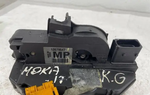 Opel Mokka X Rear door lock 13579547