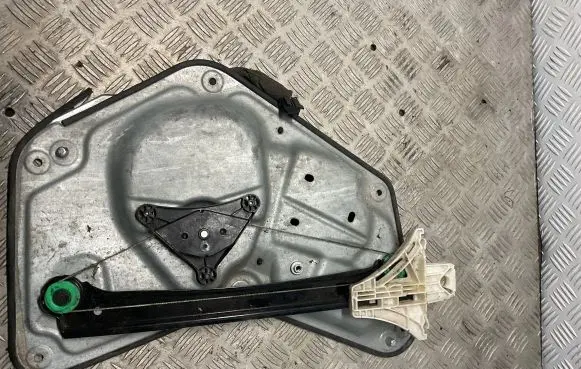 Skoda Yeti (5L) Front door window regulator with motor
