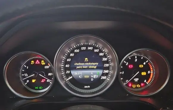Speedometer (instrument cluster)