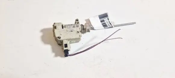 Volkswagen Polo IV 9N3 Central locking motor 