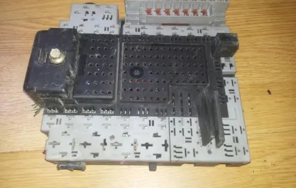 Volvo S80 Fuse box set 9441587