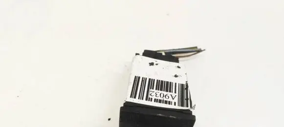 Volkswagen PASSAT B4 Windscreen/window heater switch