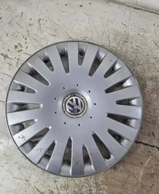 Volkswagen PASSAT B6 R16 wheel hub/cap/trim 3c0601147