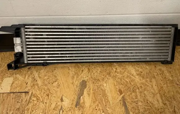BMW 6 F12 F13 Coolant radiator 7631019 M163107A