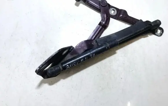 Audi A4 S4 B5 8D Tailgate/trunk/boot hinge 8d5827301