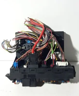 Mercedes-Benz E W211 Fuse module 2115457401 00403133A